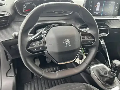 Photo 68 Peugeot 2008  BlueHDi 110 S&S BVM6