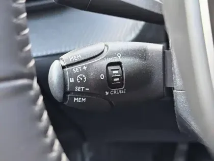 Photo 34 Peugeot 2008  BlueHDi 110 S&S BVM6