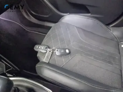 Photo 32 Peugeot 2008  PureTech 130 S&S BVM6