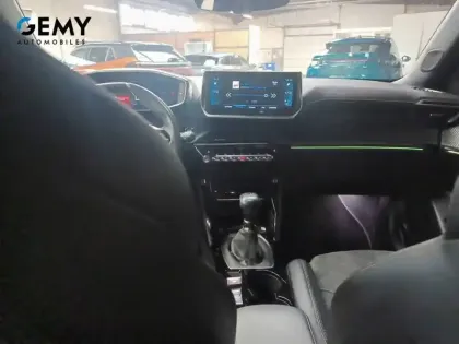 Photo 24 Peugeot 2008  PureTech 130 S&S BVM6