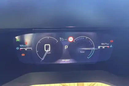 Photo 47 Peugeot 208  Hybrid 100 e-DCS6