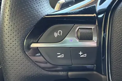 Photo 13 Peugeot 208 Gén. II Ph2 GT 5