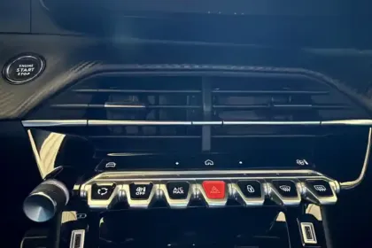 Photo 20 Peugeot 208 Gén. II Ph2 GT 5