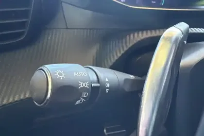 Photo 51 Peugeot 208  Hybrid 100 e-DCS6