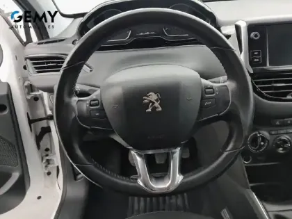 Photo 12 Peugeot 208  PureTech 82ch S&S BVM5