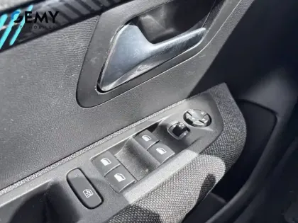 Photo 22 Peugeot 208 Gén. II Ph1 NG Style 5