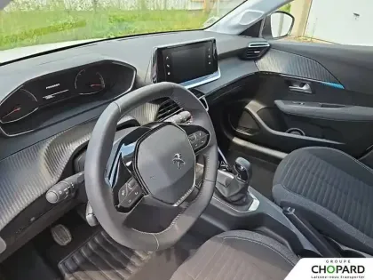 Photo 38 Peugeot 208  PureTech 75 S&S BVM5