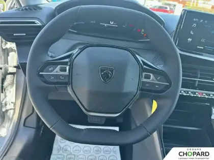 Photo 16 Peugeot 208  Hybrid 110 ch e-DCS6