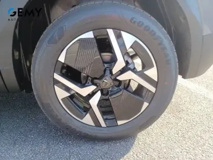 Photo 10 Peugeot 2008 Gén. II Ph2 Allure 5