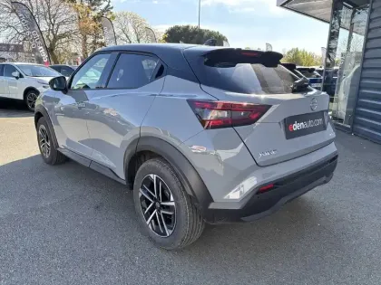 Photo 38 Nissan Juke  HYBRID 143