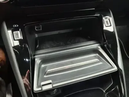 Photo 13 Peugeot 208  Hybrid 110 e-DCS6