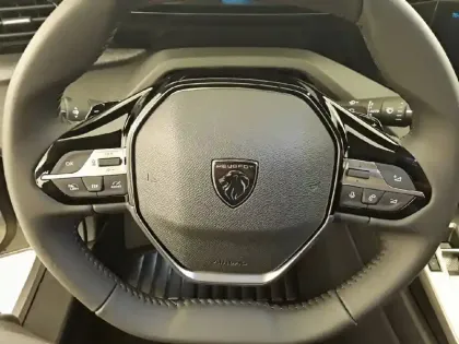 Photo 8 Peugeot 308  Hybrid 145 e-DCS6