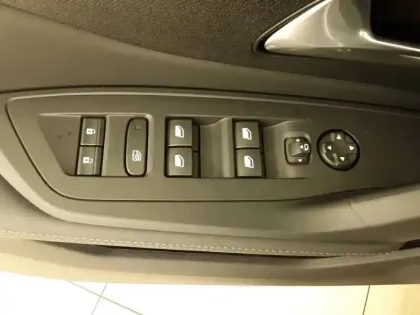 Photo 20 Peugeot 308  Hybrid 145 e-DCS6