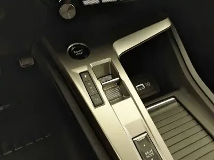 Photo 13 Peugeot 308  Hybrid 145 e-DCS6