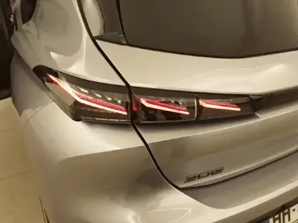 Photo 16 Peugeot 308  Hybrid 145 e-DCS6