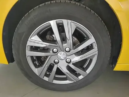 Photo 12 Peugeot 208  PureTech 75 S&S BVM5