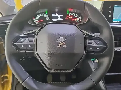 Photo 8 Peugeot 208  PureTech 75 S&S BVM5