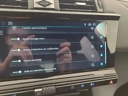 Photo 17 DS DS 7  Hybride Rechargeable E-Tense 300 EAT8 4x4