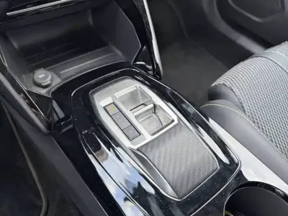 Photo 13 Peugeot 2008 Gén. II Ph2 GT 5