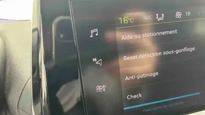 Photo 102 Peugeot 208  Electrique 50 kWh 136ch
