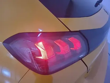 Photo 16 Peugeot 208  Electrique 50 kWh 136ch