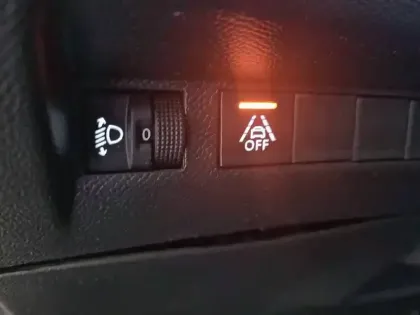 Photo 29 Peugeot 208  Electrique 50 kWh 136ch