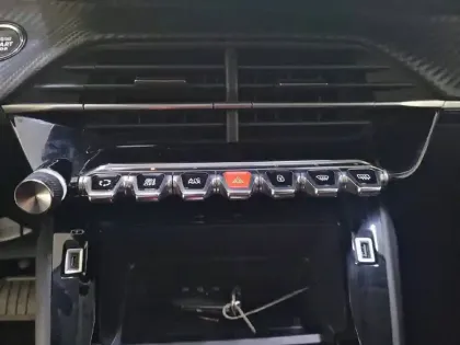 Photo 24 Peugeot 208  Electrique 50 kWh 136ch