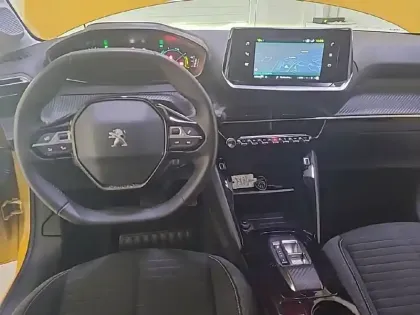 Photo 7 Peugeot 208  Electrique 50 kWh 136ch