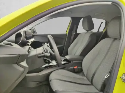 Photo 33 Peugeot 208  Hybrid 100 e-DCS6