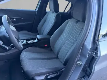 Photo 10 Peugeot 208  Electrique 54 kWh 156ch