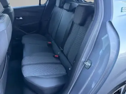 Photo 11 Peugeot 208  Electrique 54 kWh 156ch