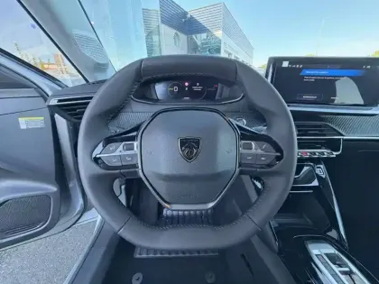 Photo 8 Peugeot 208  Electrique 54 kWh 156ch