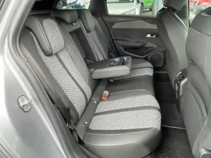 Photo 41 Peugeot 308  SW Hybrid 145 e-DCS6