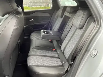 Photo 16 Peugeot 308  SW Hybrid 145 e-DCS6