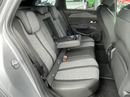 Photo 17 Peugeot 308  SW Hybrid 145 e-DCS6