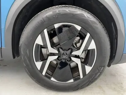 Photo 17 Peugeot 2008  Hybrid 136 e-DCS6