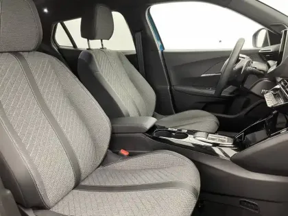 Photo 25 Peugeot 2008  Hybrid 136 e-DCS6