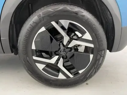 Photo 15 Peugeot 2008  Hybrid 136 e-DCS6