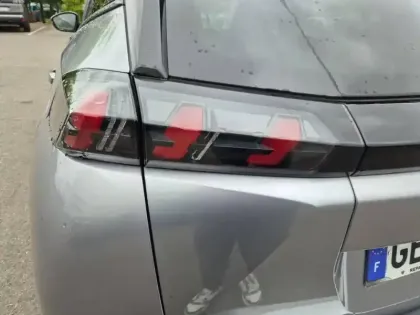 Photo 16 Peugeot 2008  PureTech 130 S&S EAT8