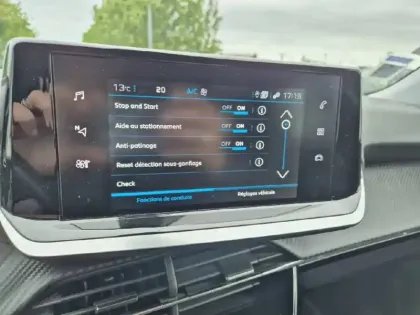 Photo 21 Peugeot 2008  PureTech 130 S&S EAT8