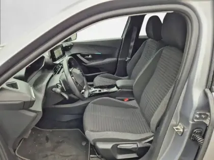 Photo 10 Peugeot 2008  PureTech 130 S&S EAT8