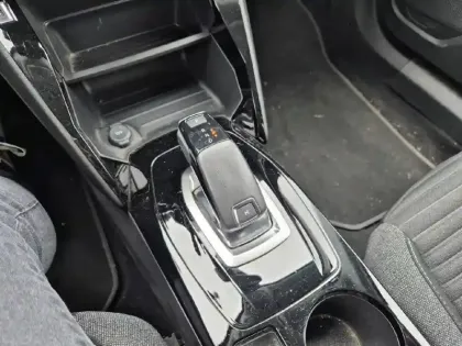 Photo 13 Peugeot 2008  PureTech 130 S&S EAT8