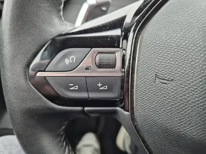 Photo 23 Peugeot 2008  PureTech 130 S&S EAT8