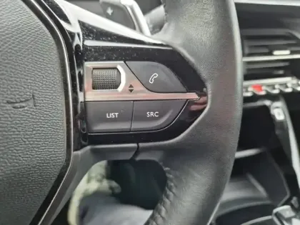 Photo 22 Peugeot 2008  PureTech 130 S&S EAT8