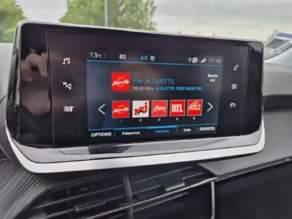 Photo 17 Peugeot 2008  PureTech 130 S&S EAT8