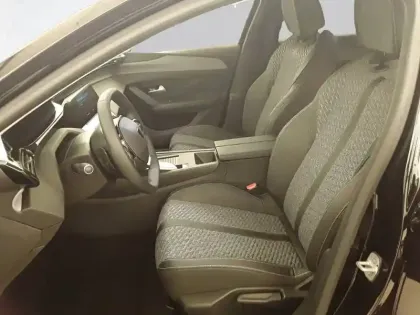 Photo 32 Peugeot 308  SW Hybrid 145 e-DCS6