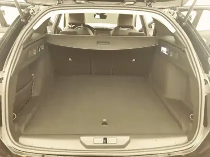 Photo 27 Peugeot 308  SW Hybrid 145 e-DCS6