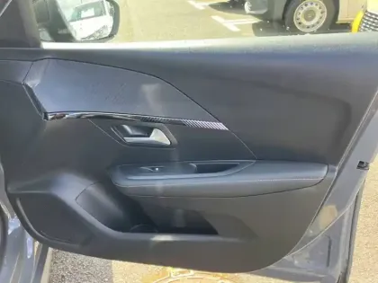 Photo 80 Peugeot 208  Electrique 54 kWh 156ch