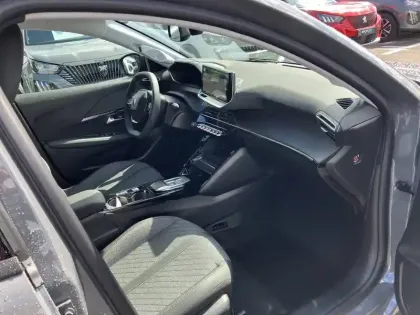 Photo 68 Peugeot 208  Electrique 54 kWh 156ch