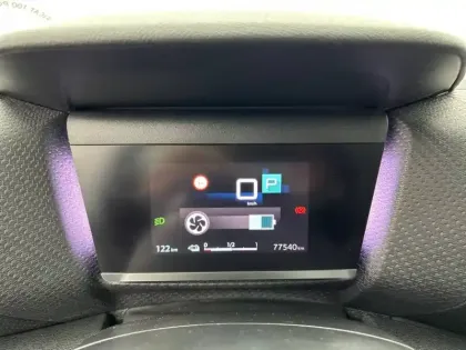 Photo 9 Citroën C4 e- 136 ch Automatique